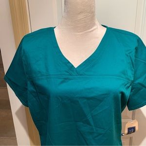 CHEROKEE.NWOT. Nurse. Workwear. Scrub Top. 3- front pockets. Teal. Core Stretch